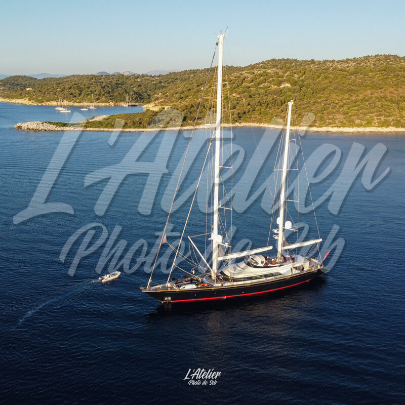 Photographie par drone d'un bateau photo de paysage bord de mer
