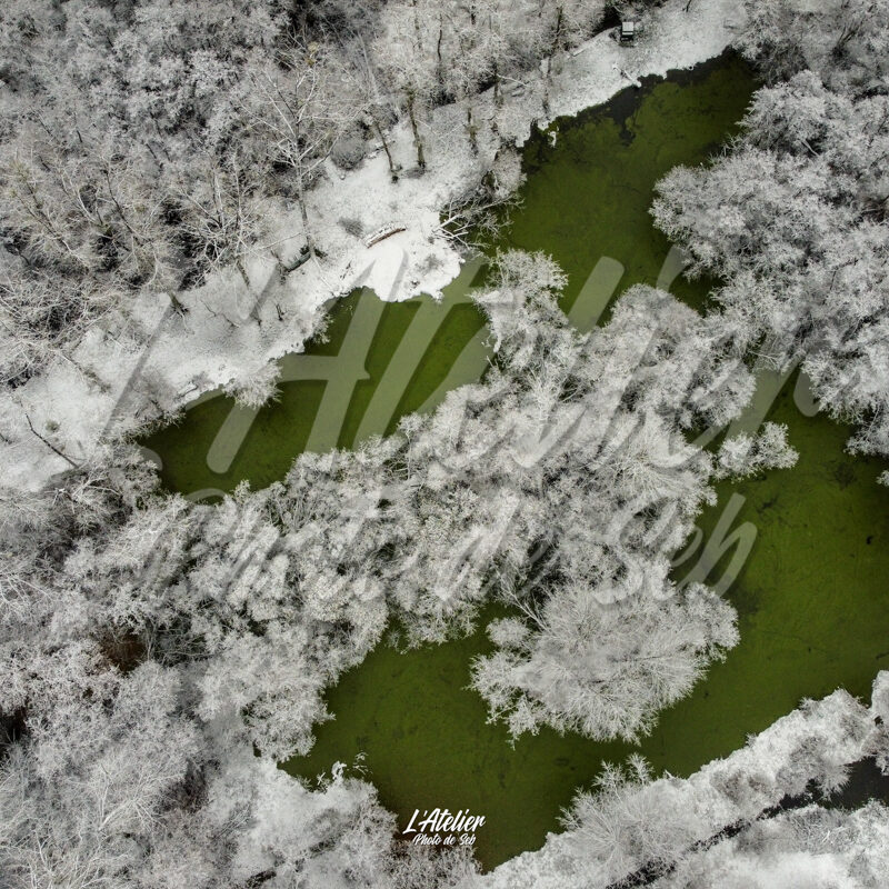 Photographie photo lac fôret neige drone